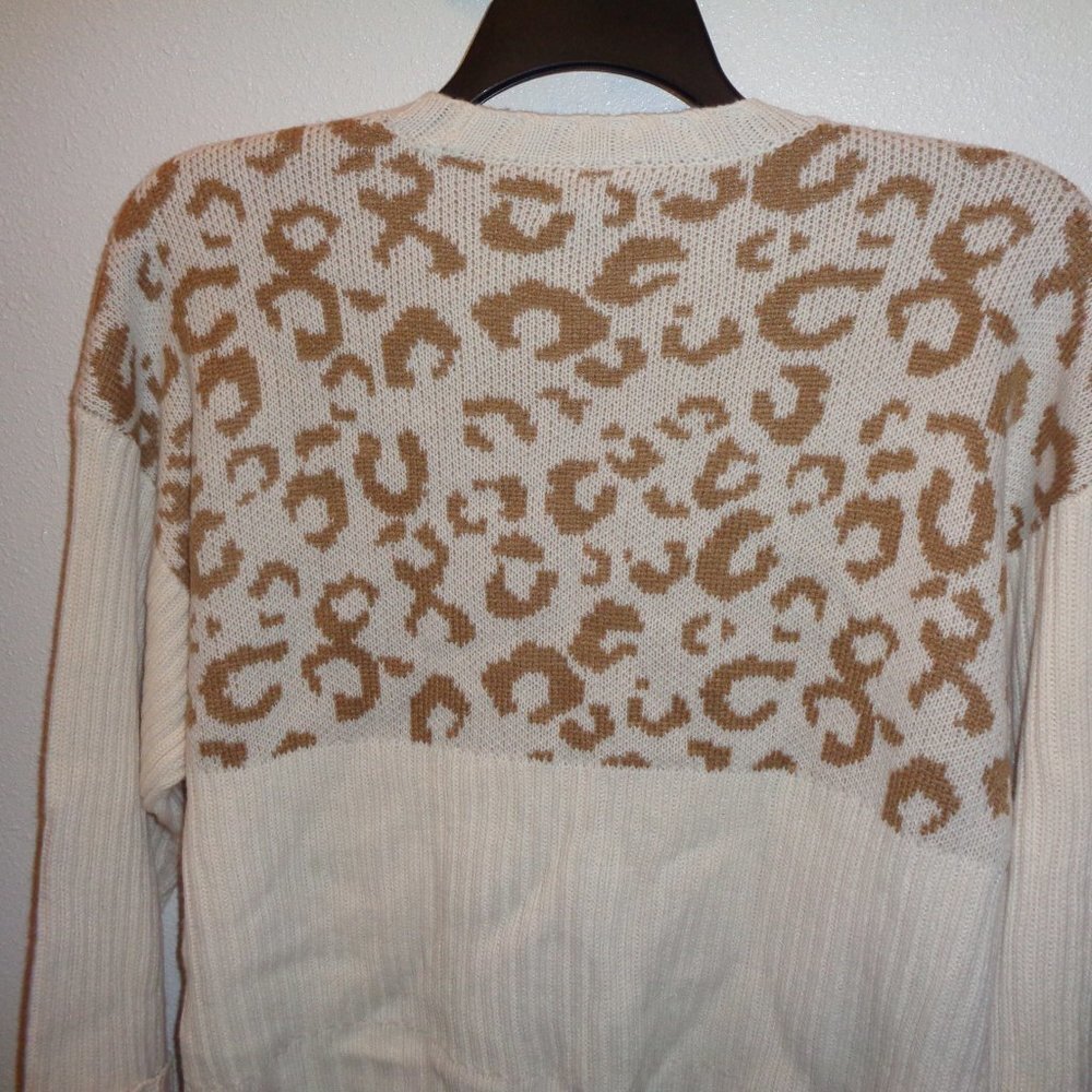 Nine West Cheetah Sweater Size Large NWT - Picture 8 of 10